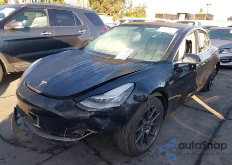 2019 Tesla Model 3 Long Range/Mid Range/Standard Range/Standard Range Plus z USA, uszkodzony, nr VIN 5YJ3E1EA2KF305543